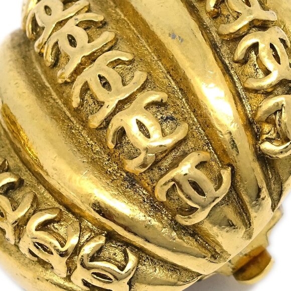 Chanel Gold Button Earrings Clip-On - Picture 2 of 4